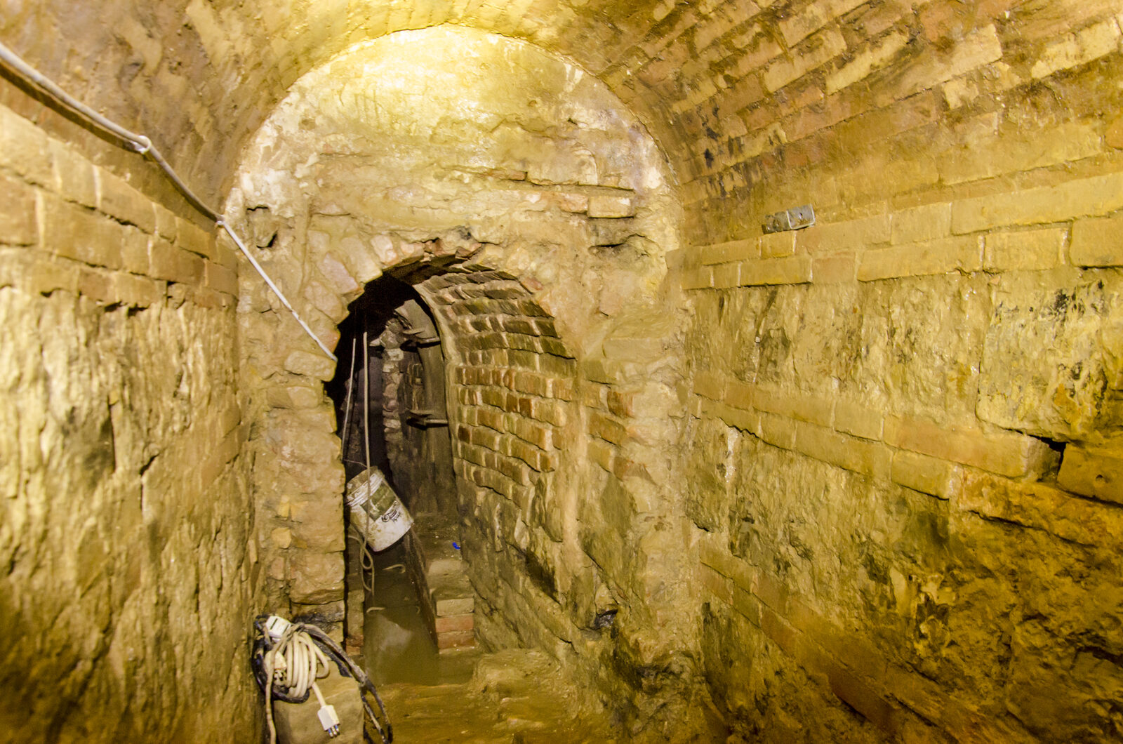 Interno dell'acquedotto romano di Santa Lucia, Urbino
